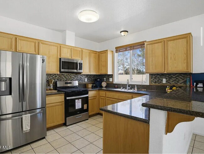 Foto del edificio - 751 Pino Ave