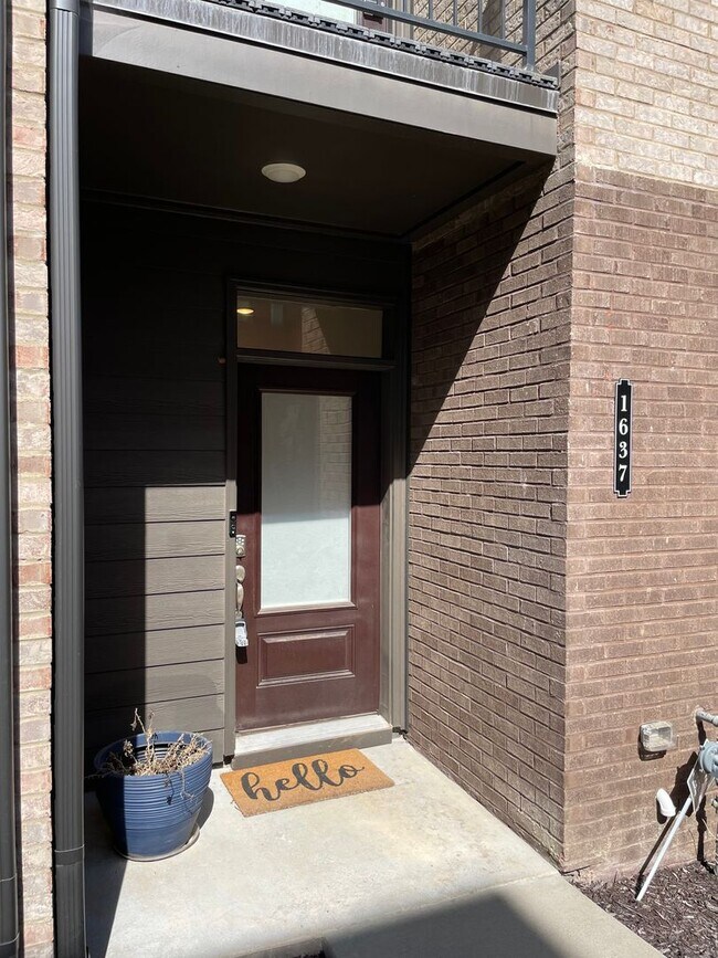 Building Photo - 1637 Marshall Hollow Dr