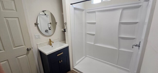 Foto del edificio - 14639 Lilac St