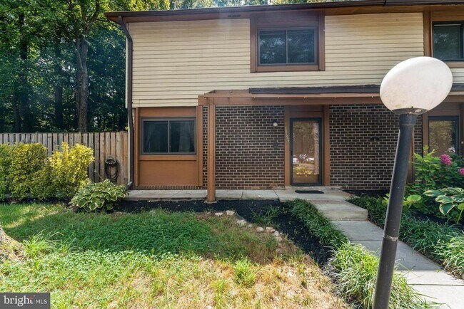 Building Photo - 10657 Spring Oak Ct