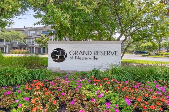 Monument Sign - Grand Reserve of Naperville