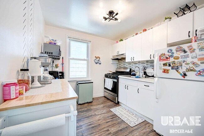 Foto del edificio - Stunning Duplex Two Bedroom Duplex