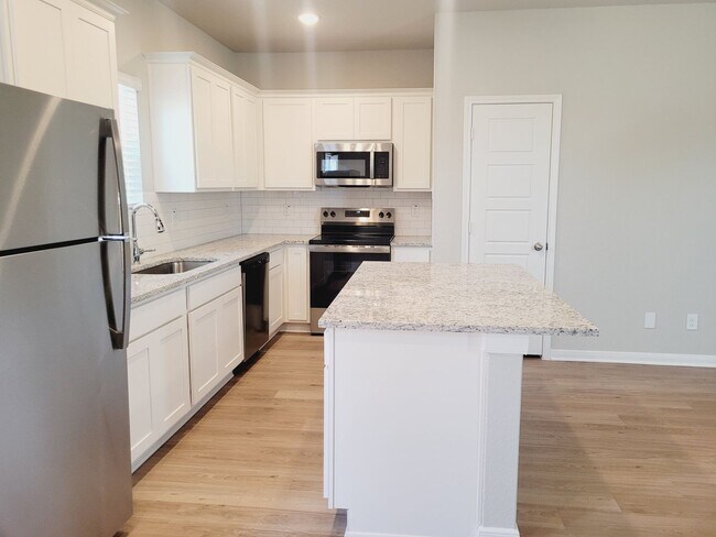 Foto del edificio - Almost New Townhome 3/2.5 Near UTSA