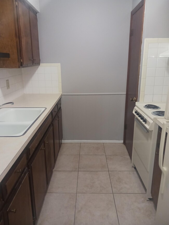 Building Photo - 2727 N Amidon Ave