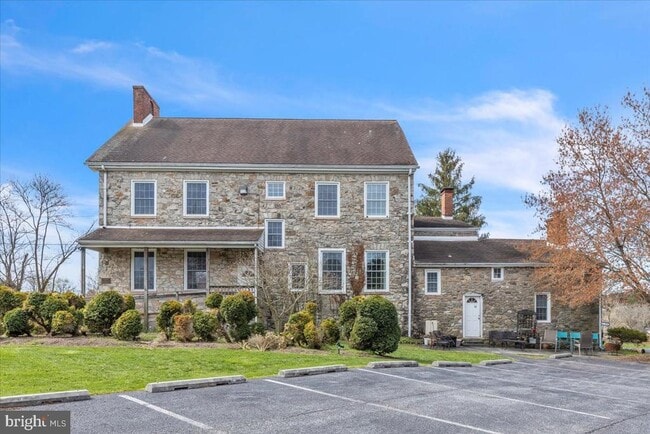 Building Photo - 2331 Mt Hebron Dr