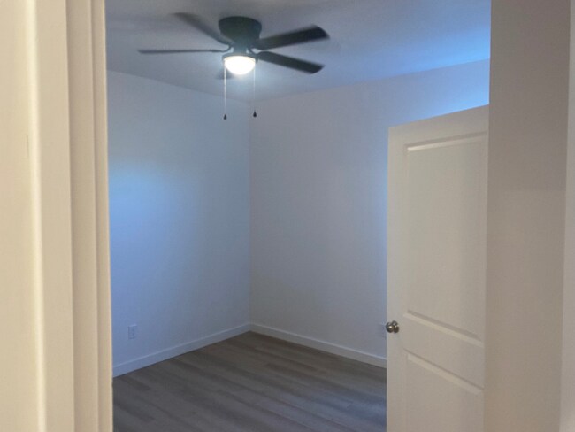 Building Photo - 5727 Kemper St