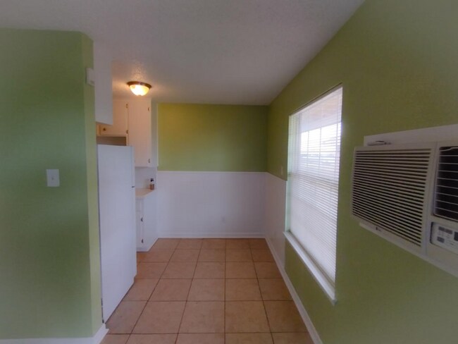 Building Photo - 1206 Bundrant Dr