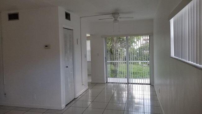 Foto del edificio - 6033 SW 35th St