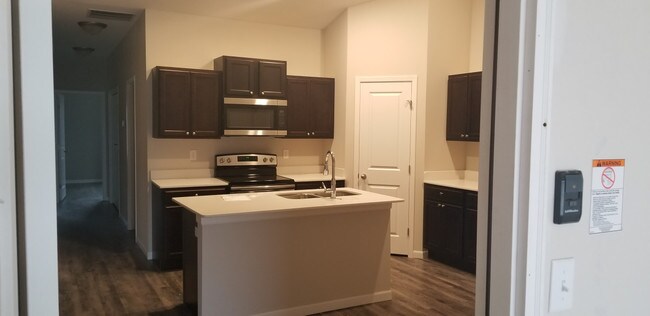 Building Photo - 438 South Longbranch Drive