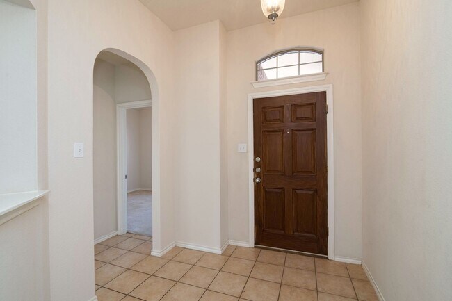 Building Photo - Available now gorgeous 3 bedroom**Tehama R...