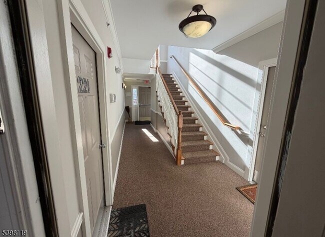 Foto del edificio - 225 Windmill Ct