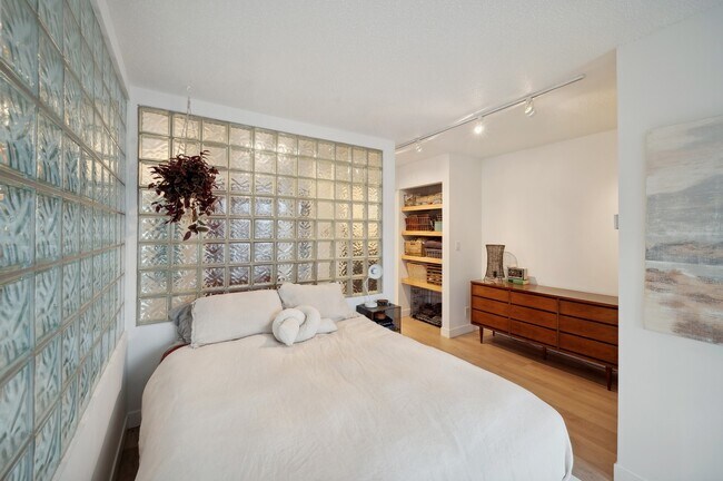 Foto del edificio - 3022 Lake Shore Dr