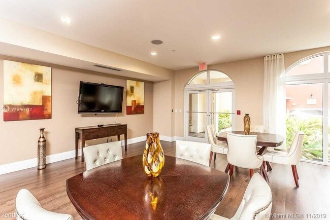 Building Photo - 2 br, 2 bath Apartment - 9345 SW 77 Ave 207