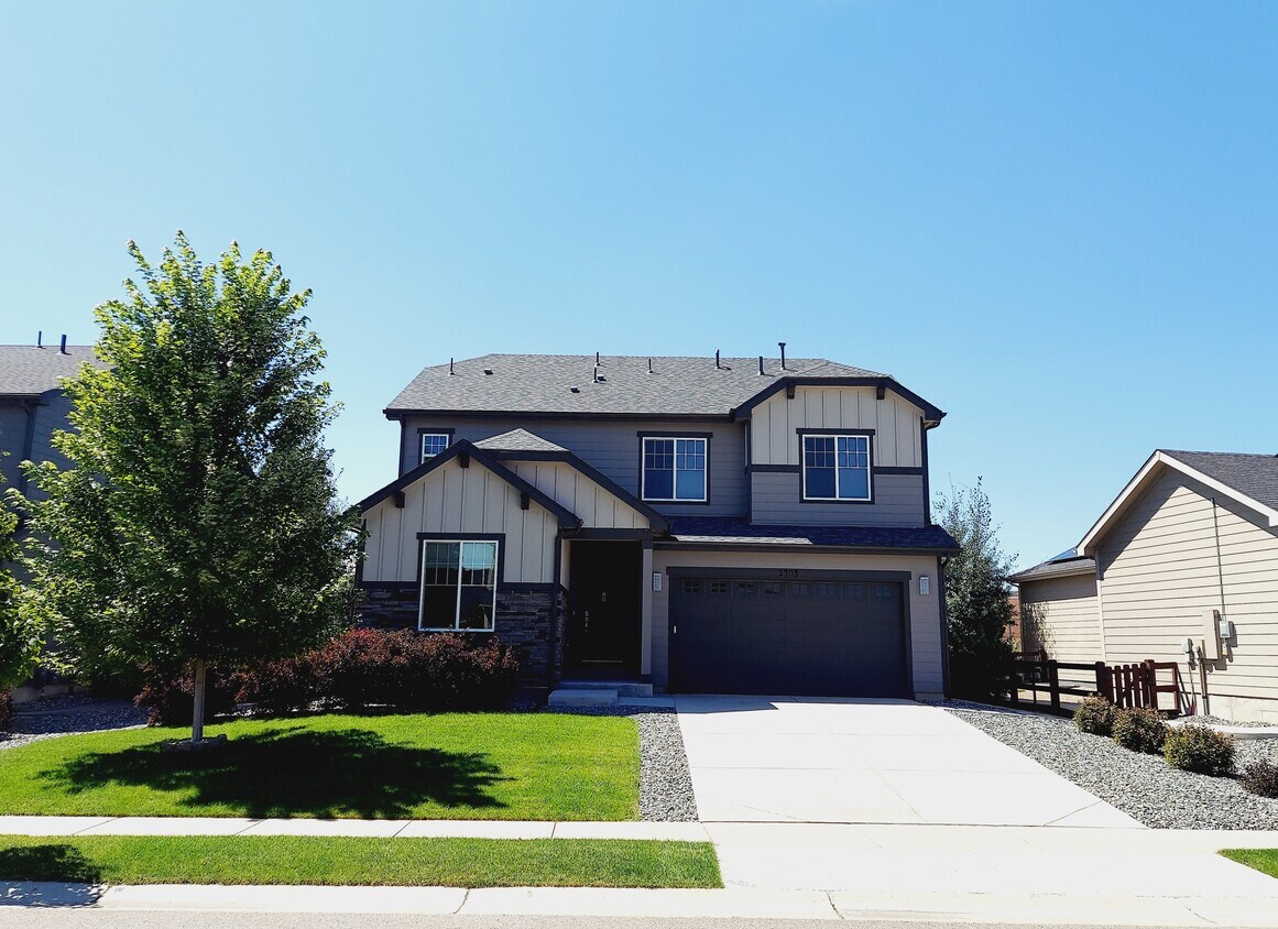 Foto principal - 2303 Spruce Creek Dr