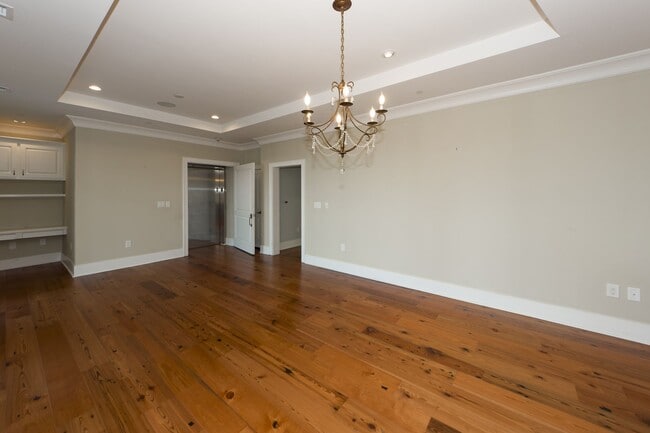 Building Photo - 3 Bedroom 3.5 Bath Condo in The Tides Cond...