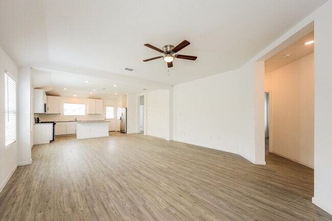 Building Photo - 9911 Pears Ml