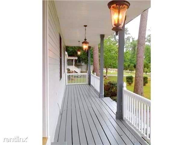 Building Photo - 821 Willow Oak Ln