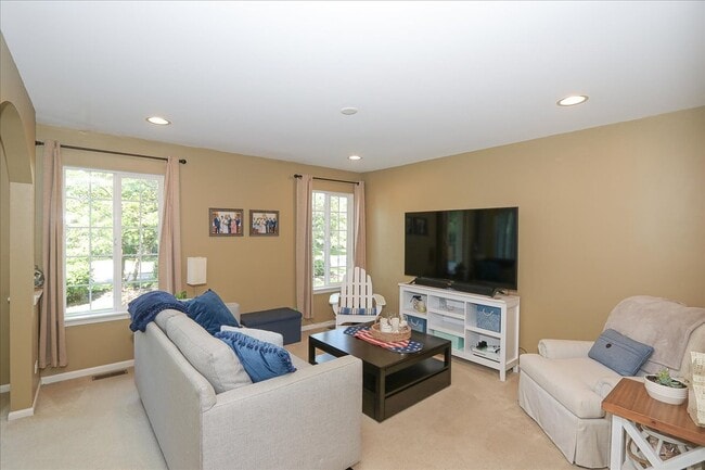 Building Photo - 32476 Rushmore Ave