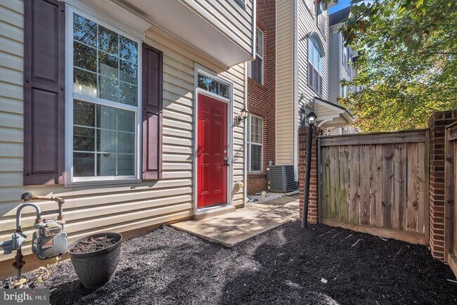 Foto del edificio - 111 Whiskey Creek Cir