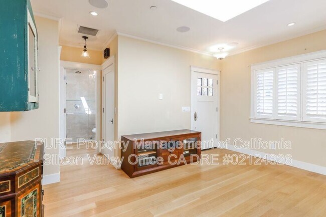 Building Photo - 212 Monterey St
