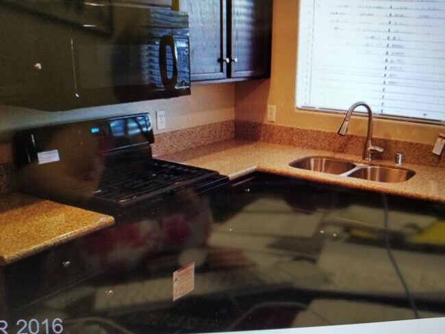 Building Photo - 3 BEDROOM, 2.5 BATH GATED COMMUNITY 2 YR L...