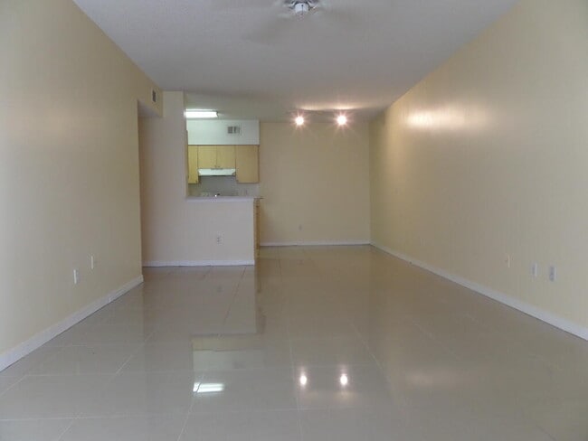 Building Photo - 10294 Fox Trail Rd S