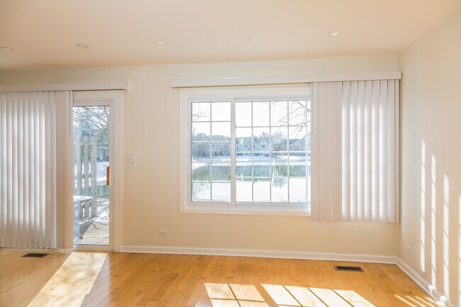 Building Photo - 9054 W Heathwood Cir
