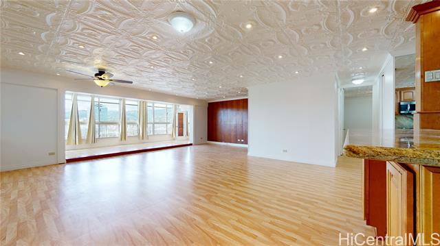 Building Photo - 1717 Ala Wai Blvd