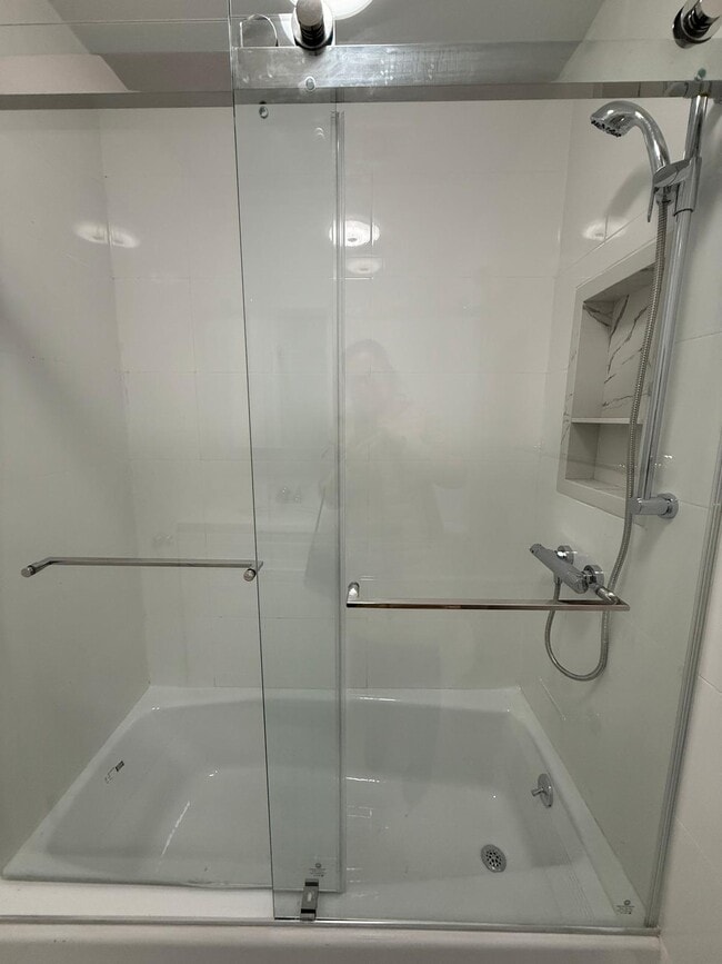 Building Photo - 11031 72nd Dr