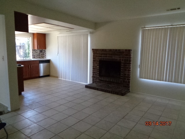 Foto del edificio - 312 Royal Oaks Dr