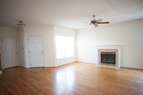 Building Photo - Spacious Parkside House