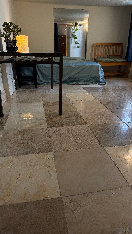 Foto del edificio - 18641 Crabtree Ave