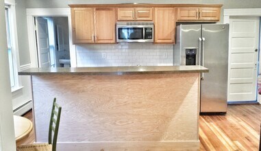 Building Photo - 22-24 Bolivia St