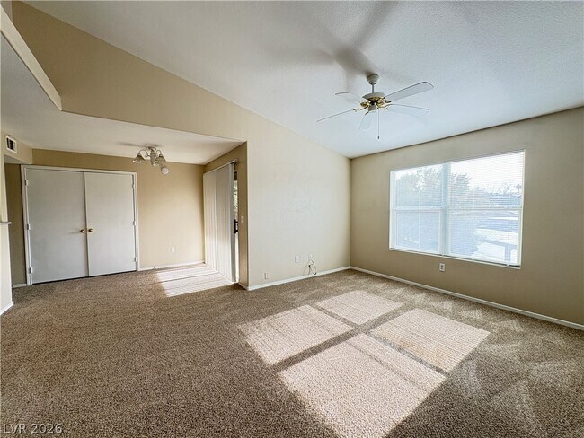 Foto del edificio - 555 E Silverado Ranch Blvd