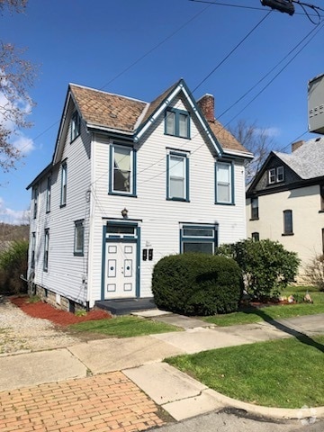 Building Photo - 515 5th St