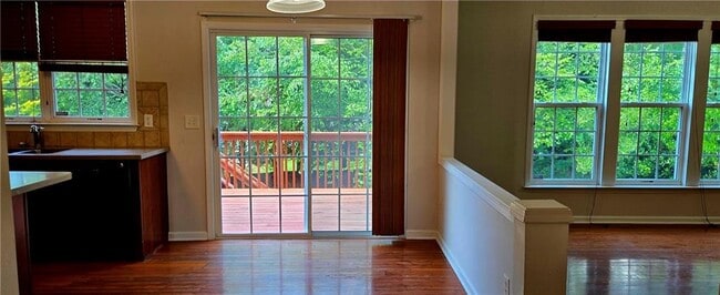 Building Photo - 3630 Stoneham Dr NW