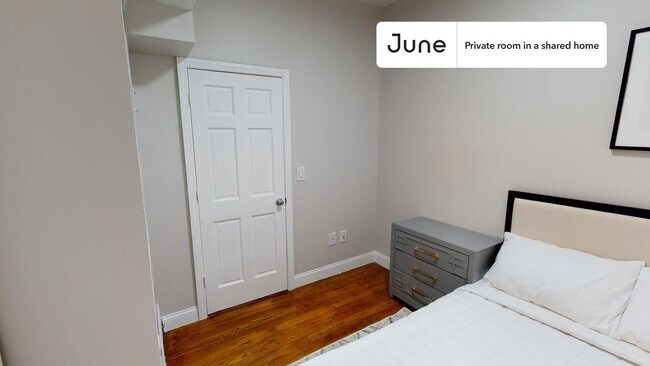 Building Photo - Room in Shared 4 bed/1 bath home