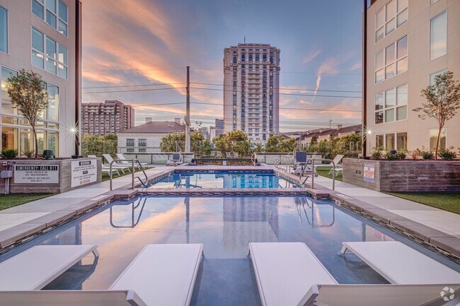 Resort Style Pools - 6th and Main