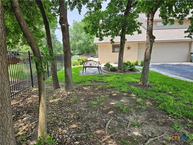 Building Photo - 3901 Chisholm Trail