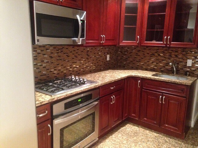 Building Photo - 7225 Bergen Ct