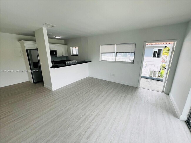 Foto del edificio - 2033 Calais Dr