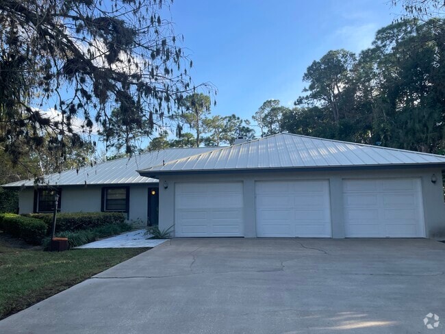 Building Photo - 12696 Quercus Ln