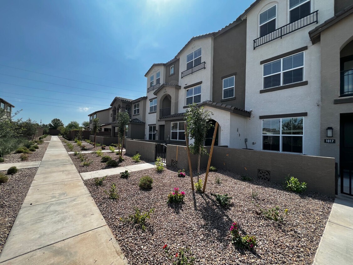 1255 N Arizona Ave, Chandler, AZ 85225 Townhome Rentals in Chandler