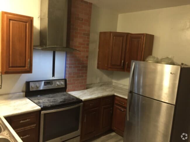 Building Photo - 907 Chartiers Ave