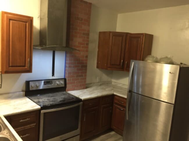 Building Photo - 907 Chartiers Ave
