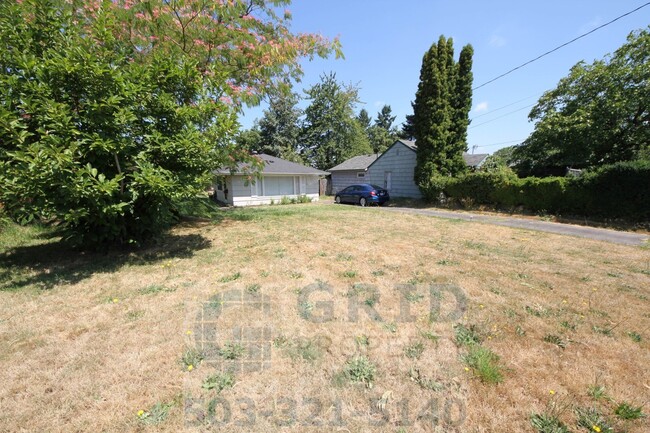 Building Photo - 1 Bedroom Bungalow Available in Inner Nort...