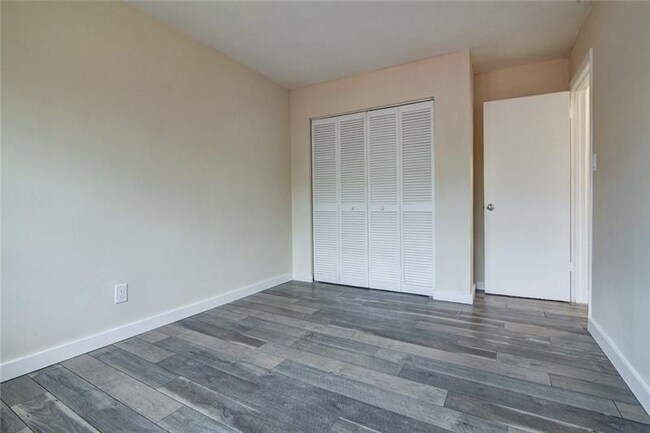 Building Photo - 780 NE 46th Ct