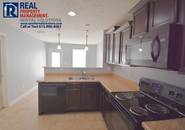 Building Photo - Wonderful 3 BR, 2.5BA Mboro townhome with ...