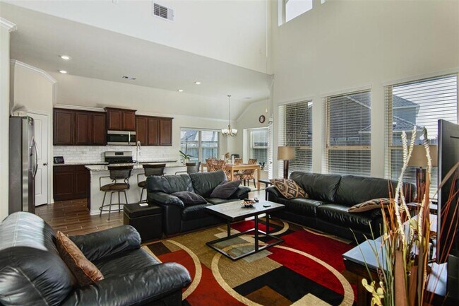 Building Photo - 20223 Maple Landing Dr