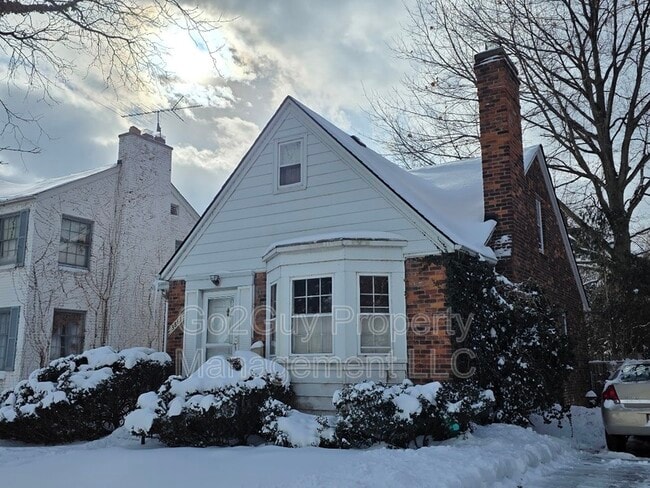 Building Photo - 3861 Bishop St